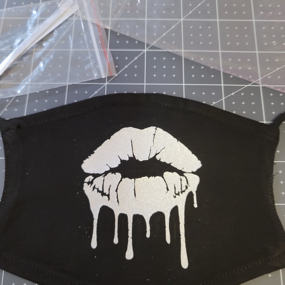 mask ๐ท - Picture 3 of 4